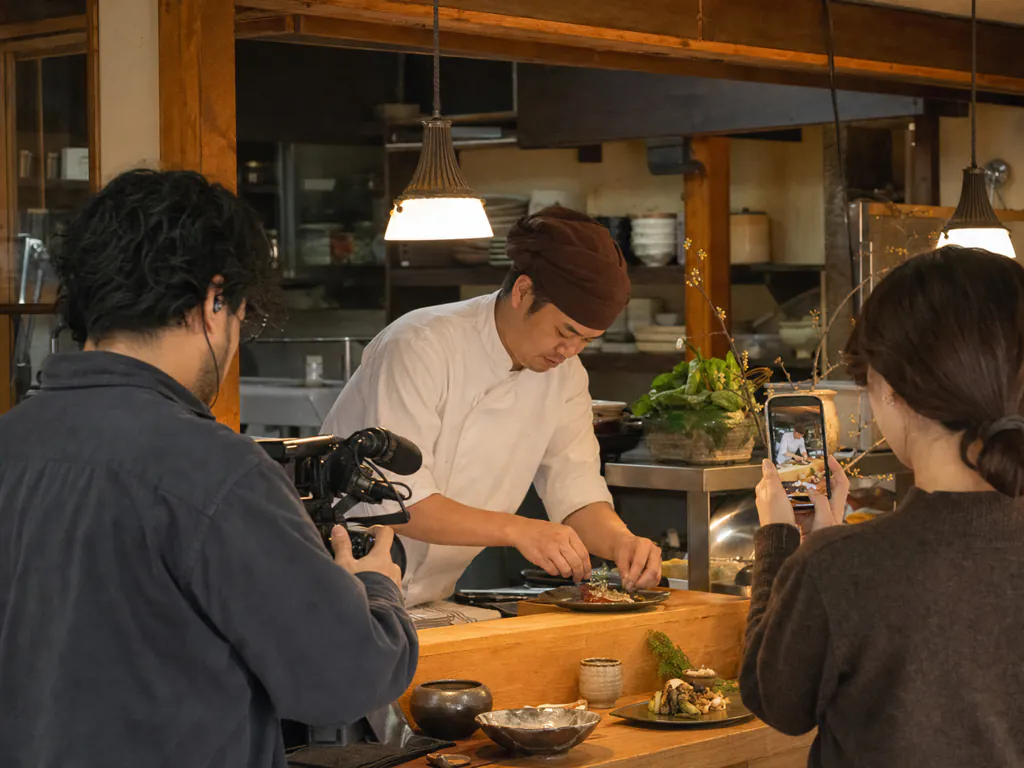 山梨の飲食店の魅力を伝える映像撮影のイメージ